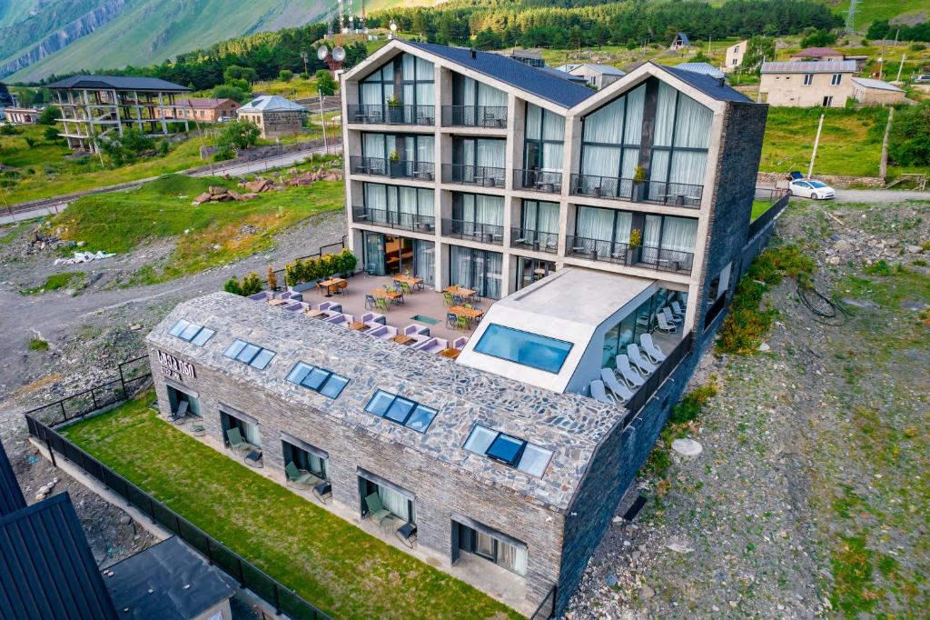 Slide Step Inn - Kazbegi